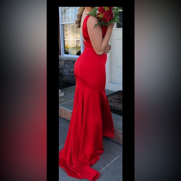 Let’s Red Ball Gown/Prom Dress size S - Picture 3 of 11